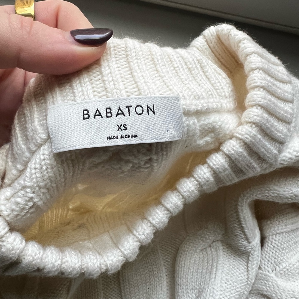 Aritzia Babaton Glory Merino Wool White Cable Knit Cropped Sweater - Picture 8 of 9